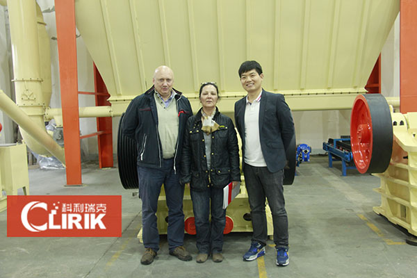 巴西客戶來我廠考察超細微粉磨產品